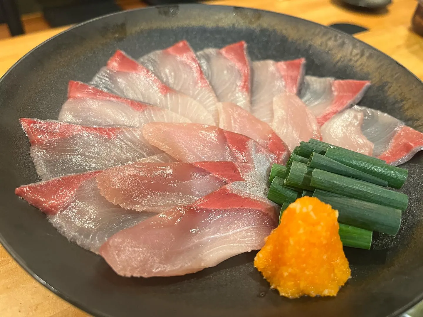 冬の味覚を代表する「ブリしゃぶ」は、寒い季節にぴったりの温か...